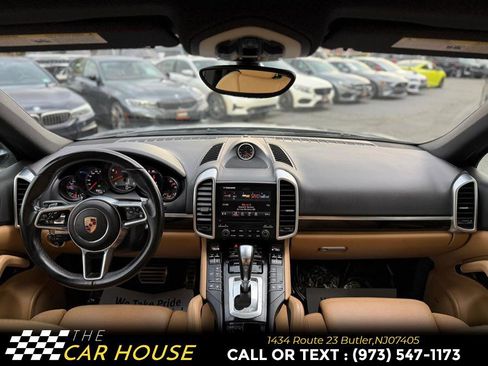 Used 2017 Porsche Cayenne S image 25