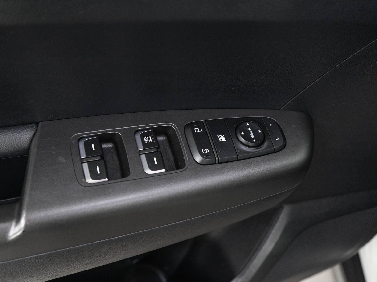Used 2021 Kia Sportage LX AWD/4WD image 19
