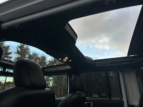 Used 2023 Jeep Wrangler Sahara w/ Cold Weather Group image 42