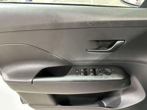 Used 2025 Hyundai Kona SEL image 16