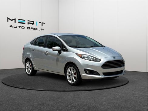 Used 2015 Ford Fiesta SE w/ Equipment Group 201A FWD image 1