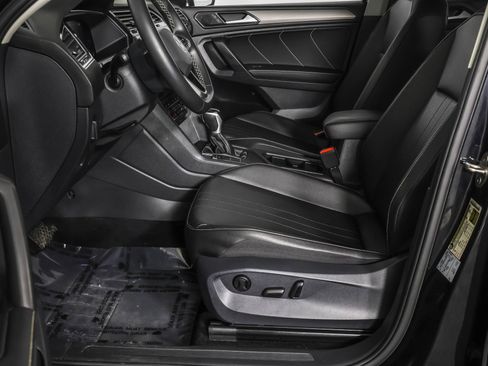 Used 2022 Volkswagen Tiguan SE image 25