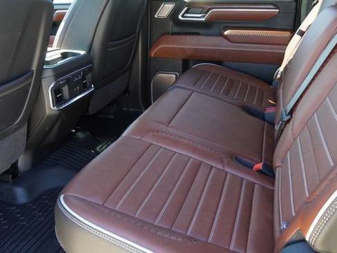 Used 2025 GMC Sierra 2500 Denali Ultimate AWD/4WD image 13