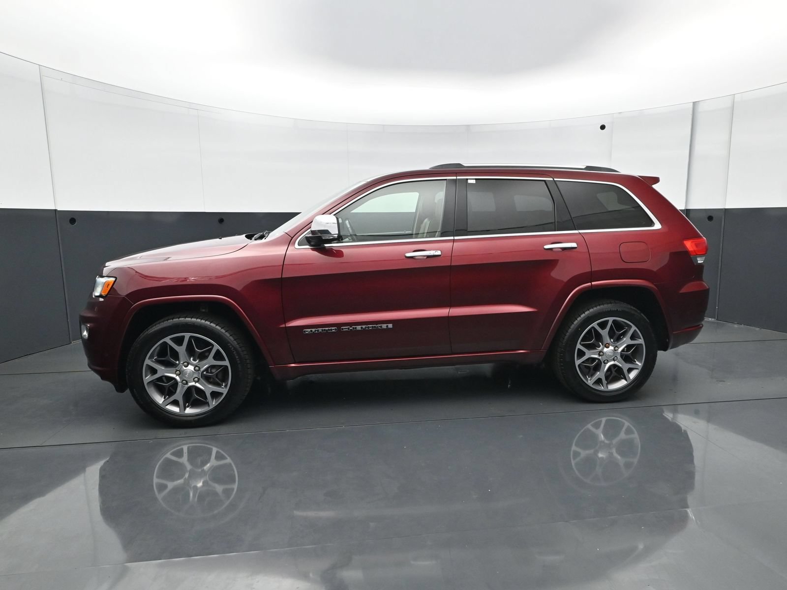 Used 2021 Jeep Grand Cherokee Overland w/ Protech Group AWD/4WD image 3