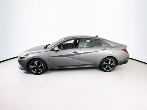 Used 2023 Hyundai Elantra SEL w/ Convenience Package FWD image 8