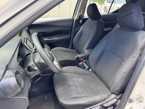 Used 2021 Nissan Kicks S FWD image 14