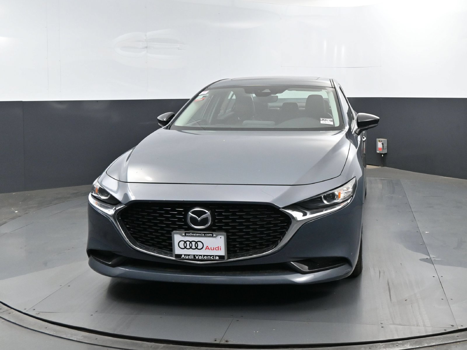 Used 2023 MAZDA MAZDA3 s FWD image 2