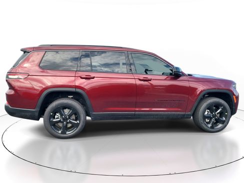 New 2026 Jeep Grand Cherokee L Limited RWD image 5