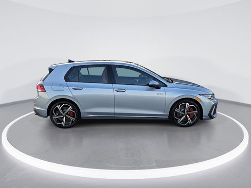 New 2026 Volkswagen GTI SE image 2