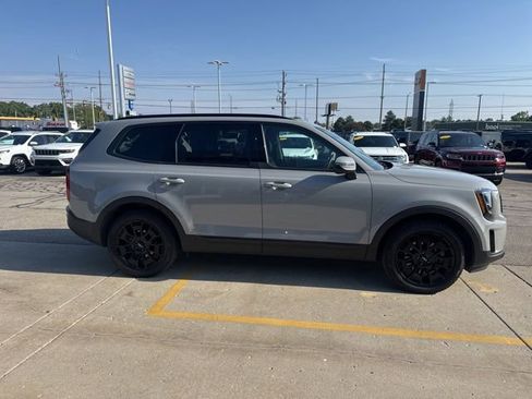 Used 2022 Kia Telluride EX w/ EX Premium Package AWD/4WD image 2