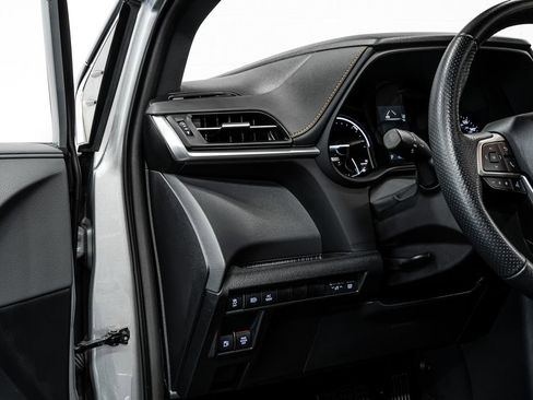 Used 2021 Toyota Sienna XSE image 23