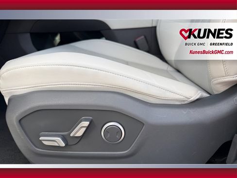 Used 2025 Hyundai Santa Fe SEL AWD/4WD image 23