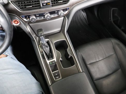 Used 2018 Honda Accord Touring image 50