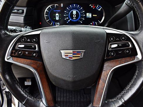 Used 2020 Cadillac Escalade Luxury RWD image 41