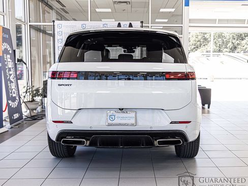 Used 2024 Land Rover Range Rover Sport Dynamic SE AWD/4WD image 14