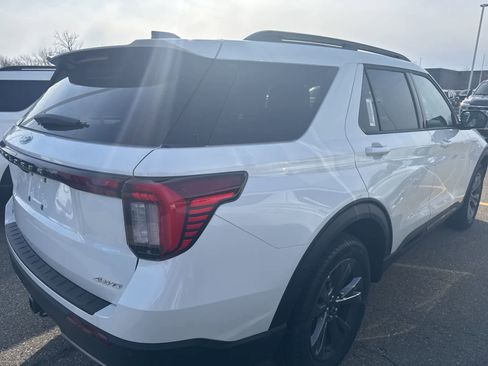 New 2026 Ford Explorer Active w/ Active Comfort Package image 12