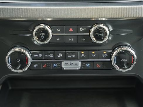New 2026 Ford F250 Platinum w/ Platinum Plus Package AWD/4WD image 32