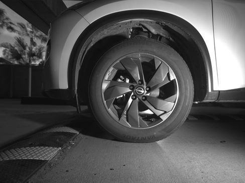 Used 2025 Nissan Rogue SV image 12