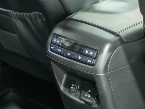 Used 2023 Hyundai Palisade SEL w/ Premium Package image 28