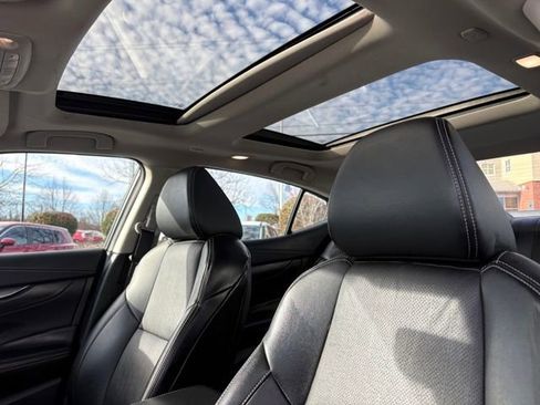 Used 2023 Nissan Maxima SL image 22