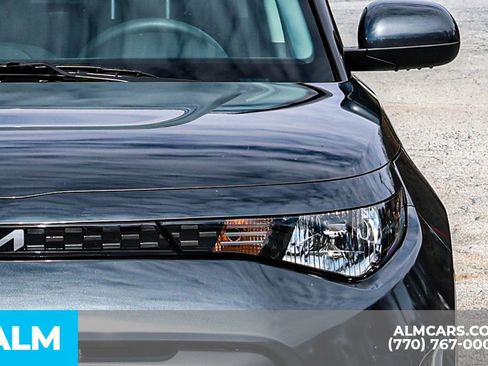 Used 2025 Kia Soul LX w/ LX Technology Package FWD image 16