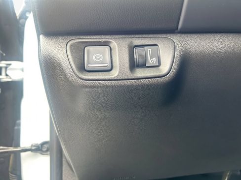 Used 2022 GMC Acadia SLT w/ LPO, Floor Liner Package AWD/4WD image 20