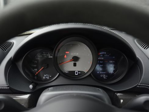 Certified 2025 Porsche 718 Cayman GTS RWD image 17