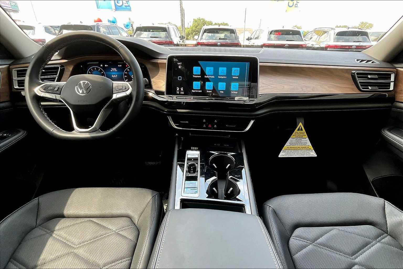 New 2026 Volkswagen Atlas SE FWD image 5