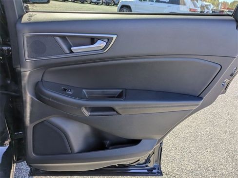 Used 2021 Ford Edge SE image 29