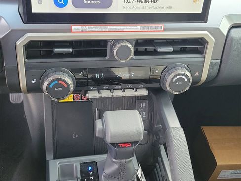 Used 2025 Toyota Tacoma TRD Off-Road image 28