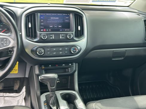 Used 2021 Chevrolet Colorado LT w/ Fleet Safety Package image 18