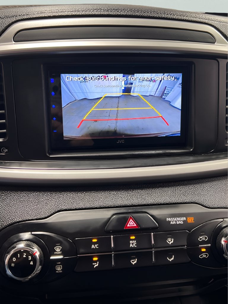 Used 2017 Kia Sorento AWD image 15