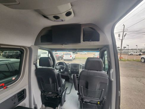 Used 2018 Mercedes-Benz Sprinter 2500 image 10
