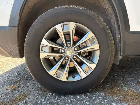 Used 2025 Chevrolet Equinox LT FWD image 30