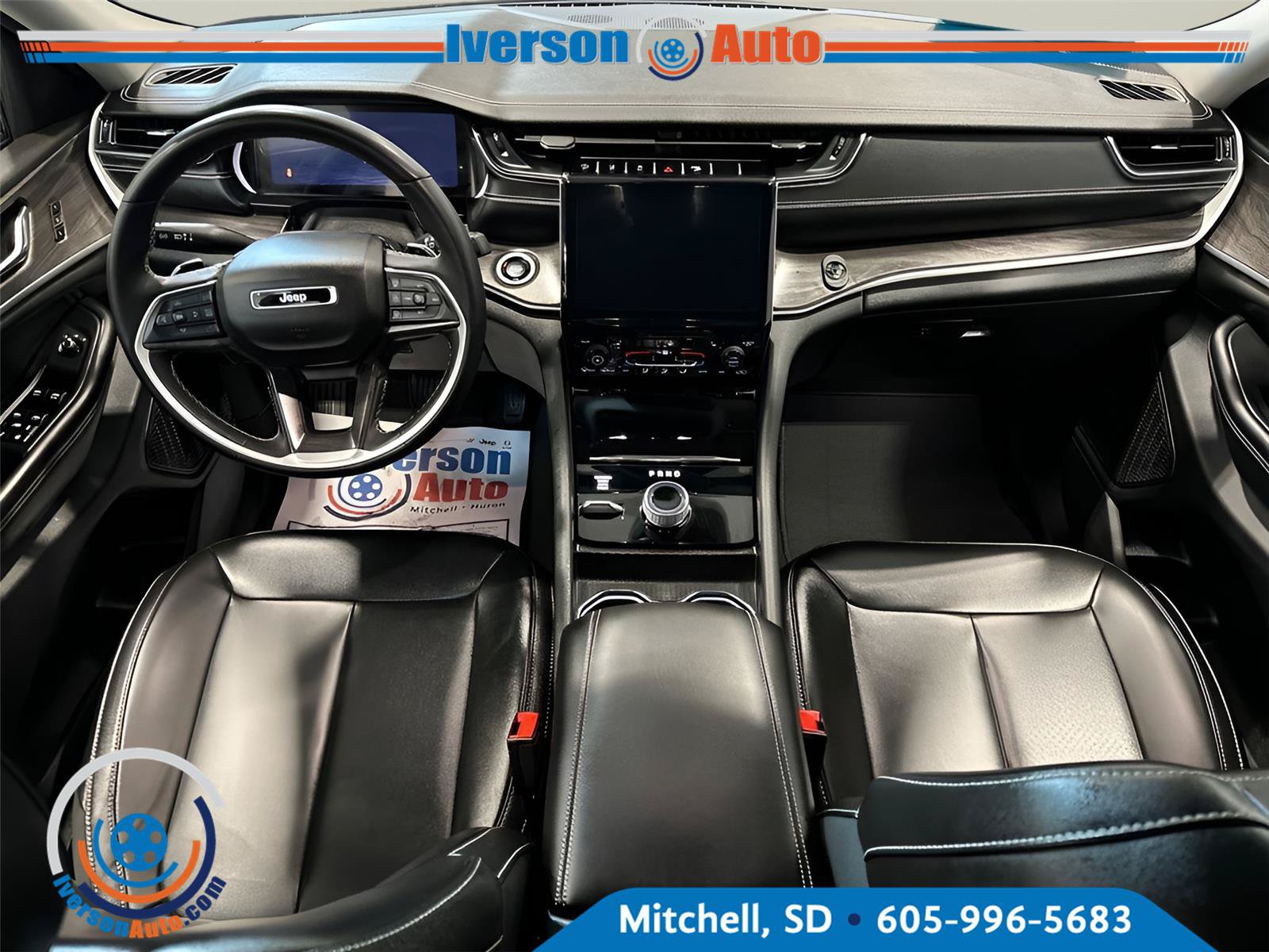 Used 2024 Jeep Grand Cherokee Limited AWD/4WD image 31