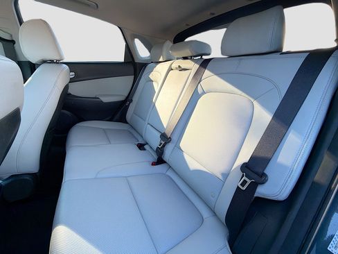 Used 2022 Hyundai Kona Limited image 19