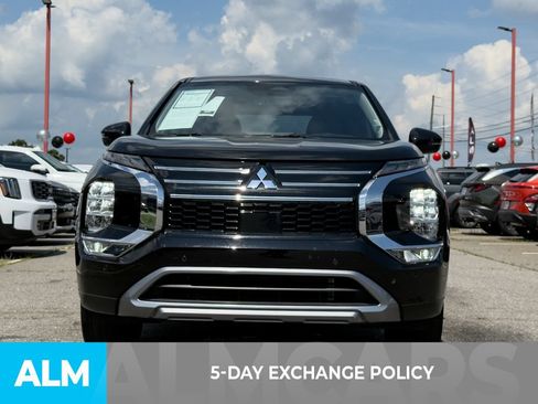 Used 2025 Mitsubishi Outlander SE FWD image 3