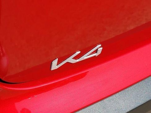 Used 2025 Kia K4 LXS image 6