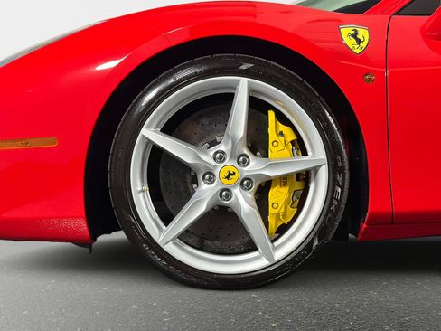 Used 2019 Ferrari 488 GTB RWD image 18