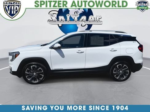 Used 2024 GMC Terrain SLT w/ LPO, Floor Liner Package AWD/4WD image 6
