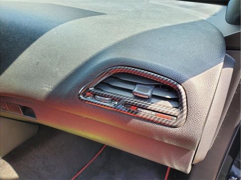 Used 2016 Dodge Challenger R/T Scat Pack w/ Leather Interior Group RWD image 18