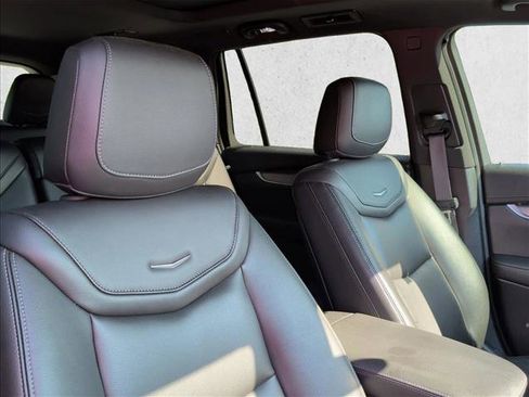 Used 2024 Cadillac XT6 Luxury FWD image 25