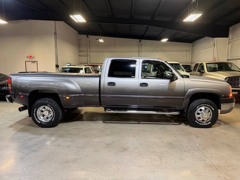 Used 2005 Chevrolet Silverado 3500 LT w/ Heavy-Duty Power Package AWD/4WD image 14