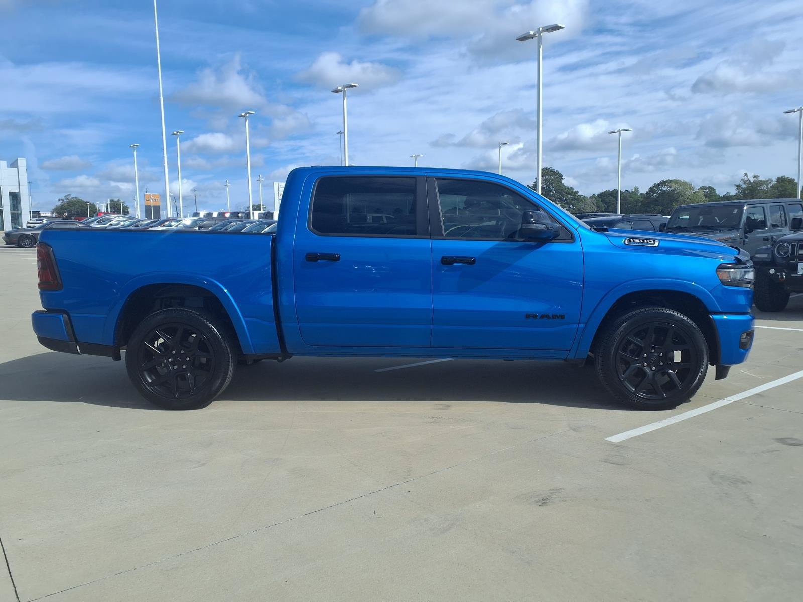 Used 2025 RAM 1500 Laramie w/ Night Edition AWD/4WD image 5