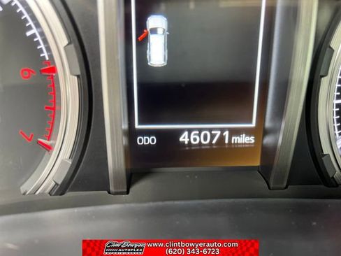 Used 2024 Toyota 4Runner Limited AWD/4WD image 16