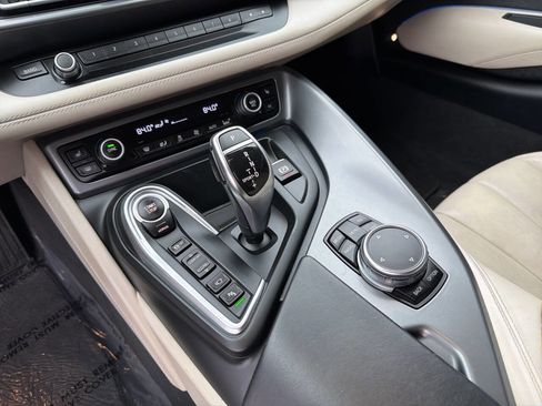 Used 2015 BMW i8 image 24