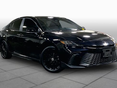 Used 2025 Toyota Camry SE w/ Convenience Package AWD/4WD image 3