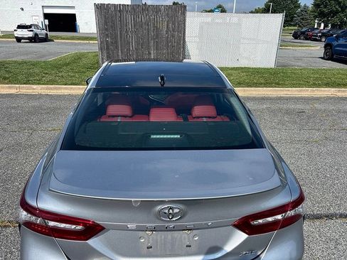 Used 2019 Toyota Camry XSE w/ Navigation Package FWD image 9