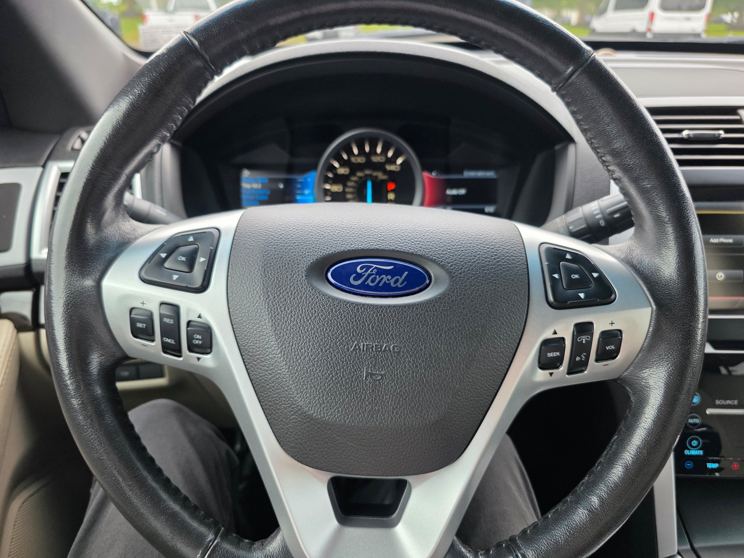Used 2014 Ford Explorer Limited w/ Equipment Group 301A AWD/4WD image 14