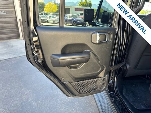 Used 2020 Jeep Gladiator Sport w/ Quick Order Package 24S AWD/4WD image 16